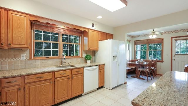 7 Drake Close, Hillsborough Twp., NJ 08844