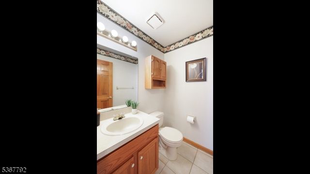 7 Drake Close, Hillsborough Twp., NJ 08844