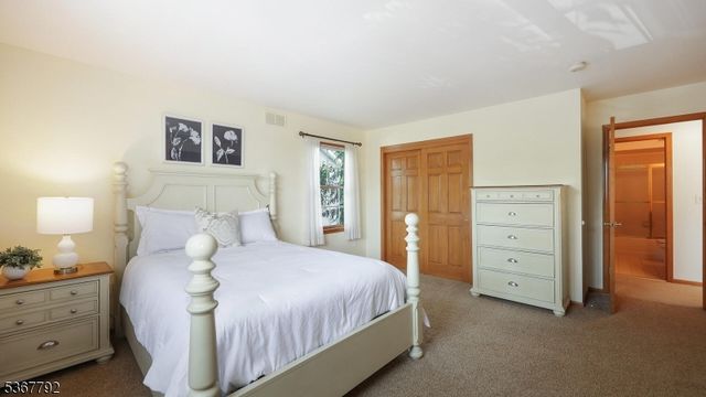 7 Drake Close, Hillsborough Twp., NJ 08844