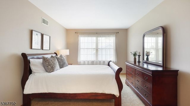 7 Drake Close, Hillsborough Twp., NJ 08844