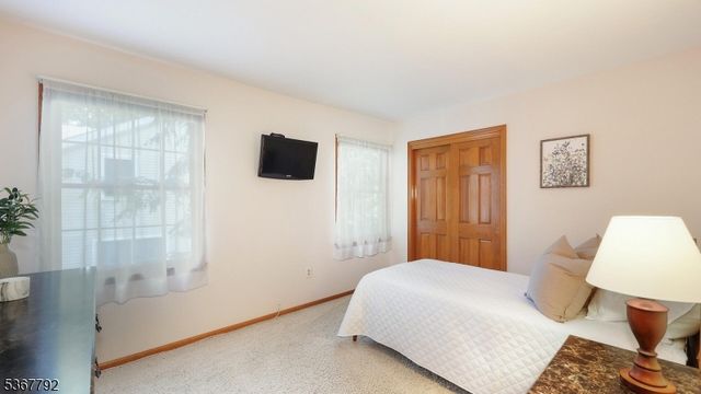 7 Drake Close, Hillsborough Twp., NJ 08844