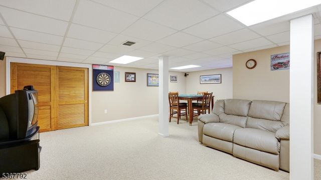 7 Drake Close, Hillsborough Twp., NJ 08844