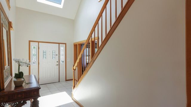7 Drake Close, Hillsborough Twp., NJ 08844