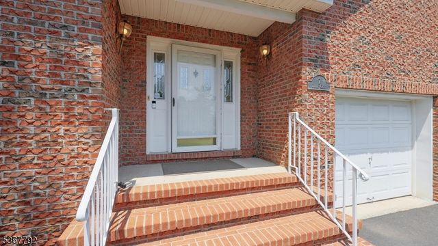 7 Drake Close, Hillsborough Twp., NJ 08844