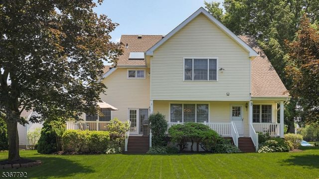 7 Drake Close, Hillsborough Twp., NJ 08844