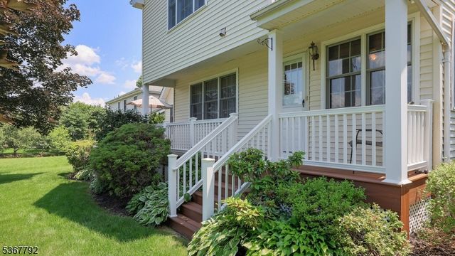 7 Drake Close, Hillsborough Twp., NJ 08844