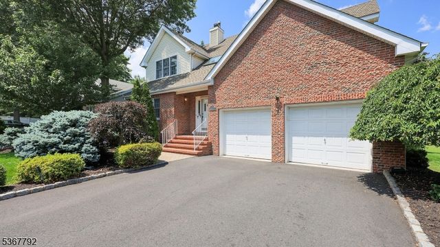 7 Drake Close, Hillsborough Twp., NJ 08844