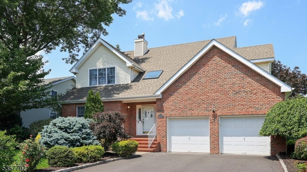 7 Drake Close, Hillsborough Twp., NJ 08844
