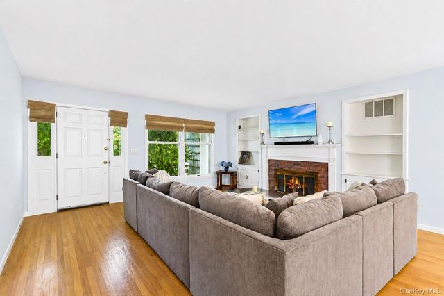 11 White Birch Trail, East Quogue, NY 11942