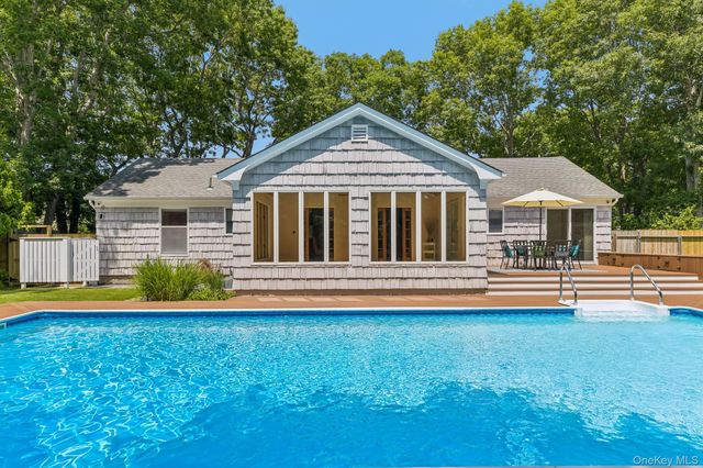 11 White Birch Trail, East Quogue, NY 11942