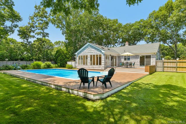 11 White Birch Trail, East Quogue, NY 11942