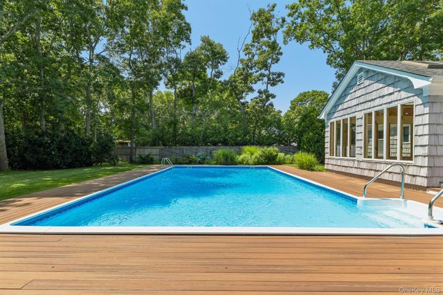11 White Birch Trail, East Quogue, NY 11942