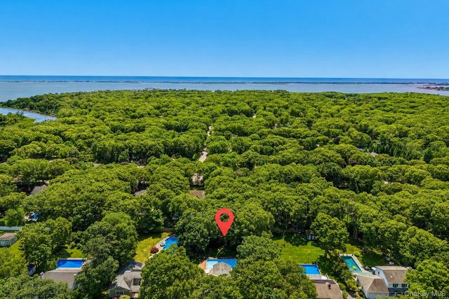 11 White Birch Trail, East Quogue, NY 11942