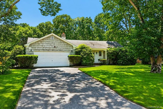 11 White Birch Trail, East Quogue, NY 11942