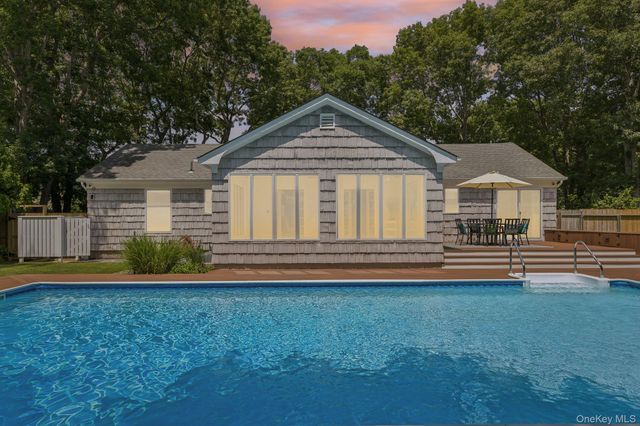11 White Birch Trail, East Quogue, NY 11942