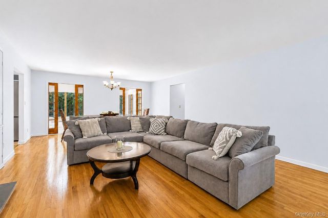 11 White Birch Trail, East Quogue, NY 11942