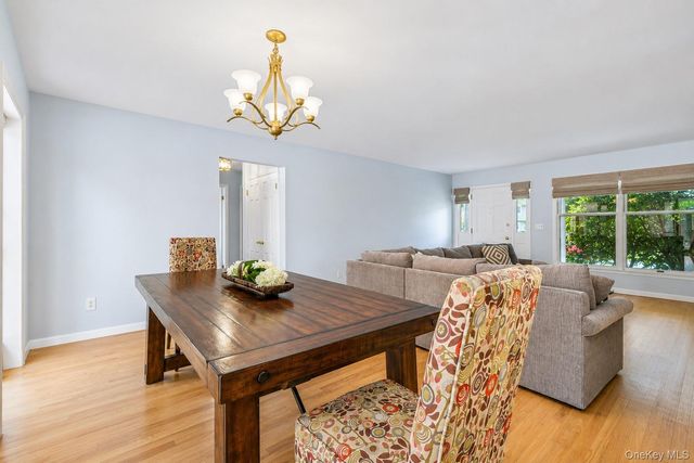 11 White Birch Trail, East Quogue, NY 11942
