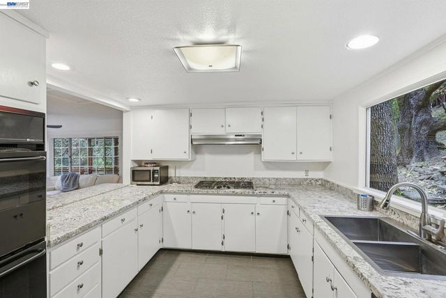 2929 Kilkare Rd, Sunol, CA 94586
