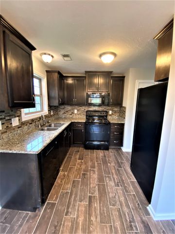 4200 Station Rd, Cunningham, TN 37052