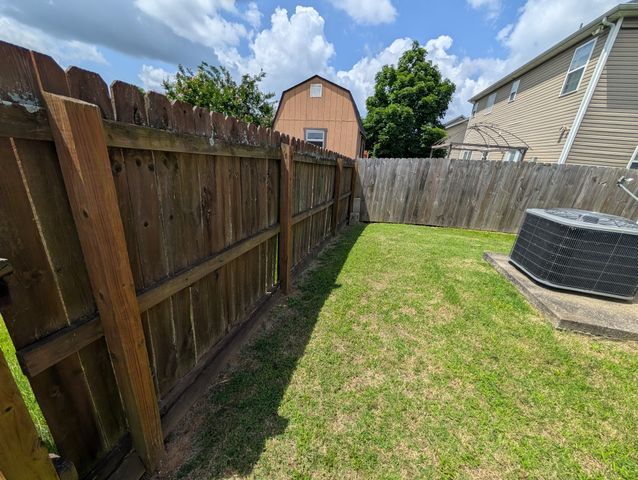 1148 Shire Dr, Antioch, TN 37013