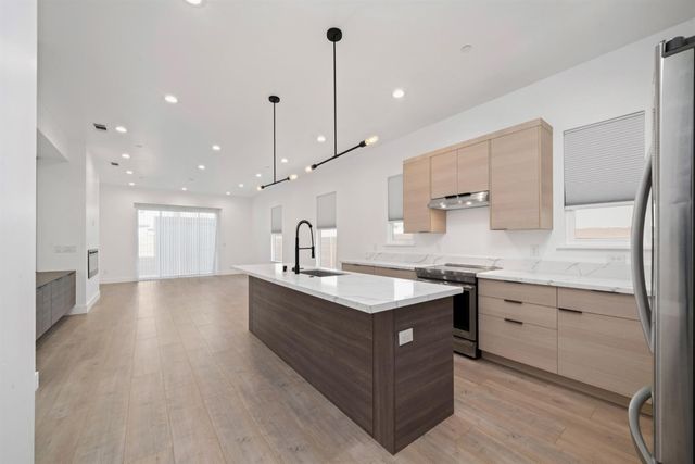 1429 W St, Sacramento, CA 95818