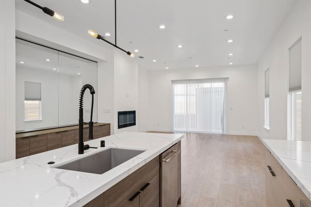 1429 W St, Sacramento, CA 95818