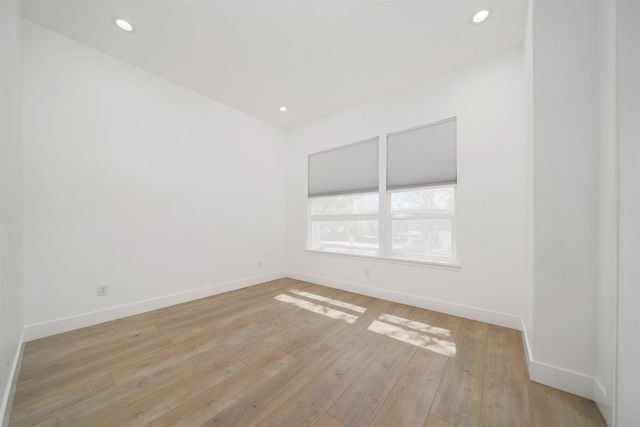 1429 W St, Sacramento, CA 95818