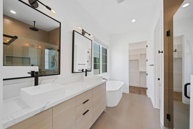 1429 W St, Sacramento, CA 95818