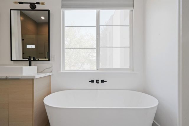 1429 W St, Sacramento, CA 95818