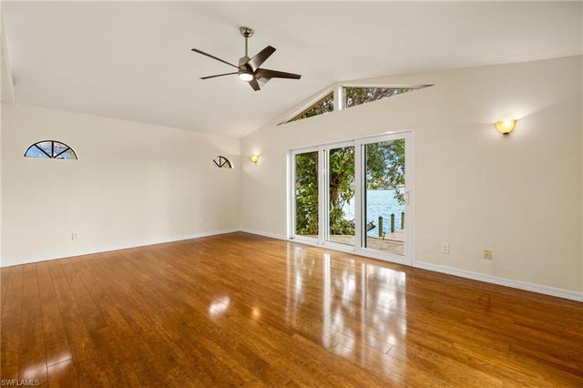920 SW 4th PL, Cape Coral, FL 33991