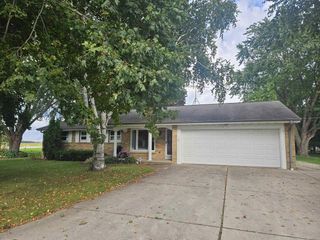 1906 COUNTY ROAD U, Green Bay, WI 54313