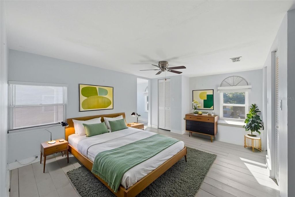 Image 17 of property listing at 10 PLAZA STREET E, Bradenton, FL 34208