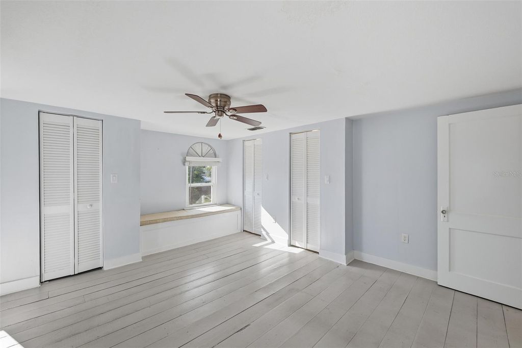 Image 19 of property listing at 10 PLAZA STREET E, Bradenton, FL 34208
