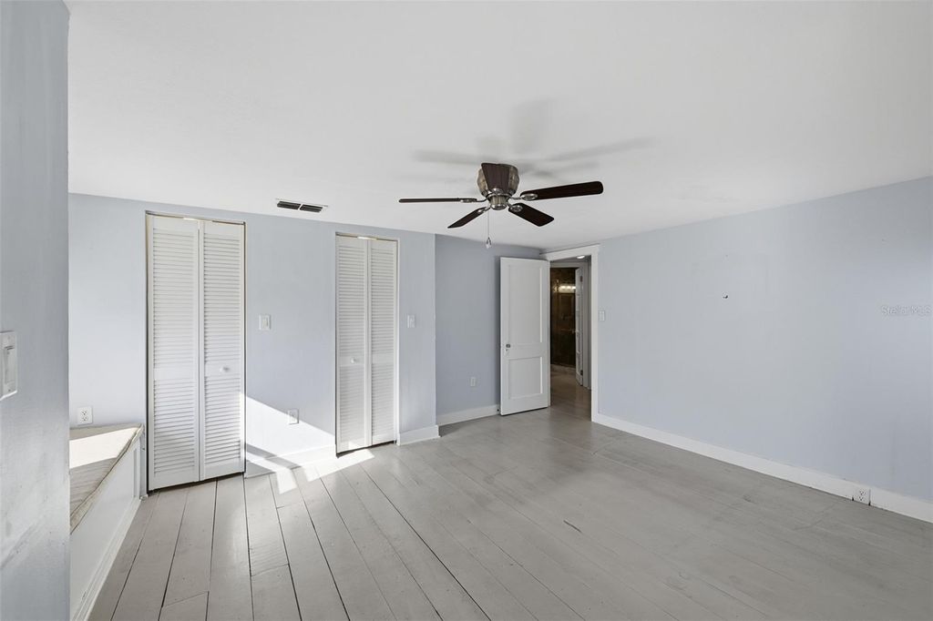 Image 20 of property listing at 10 PLAZA STREET E, Bradenton, FL 34208