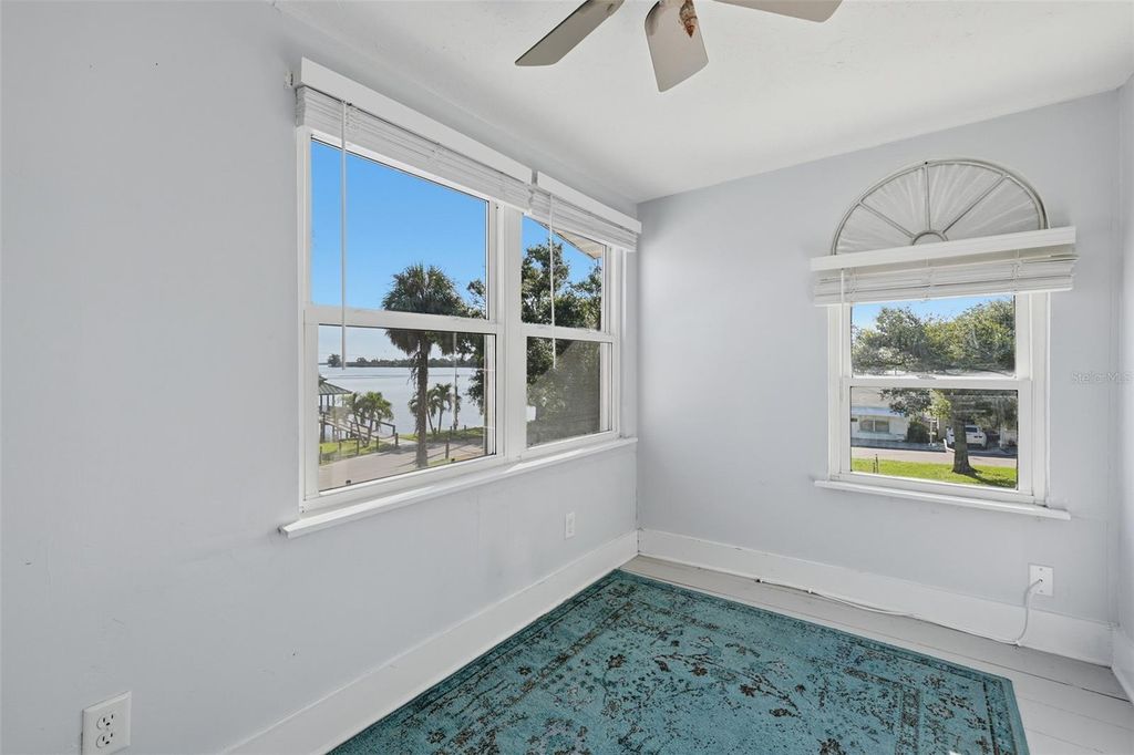 Image 22 of property listing at 10 PLAZA STREET E, Bradenton, FL 34208