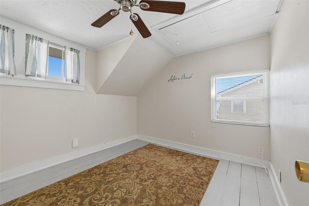 Image 25 of property listing at 10 PLAZA STREET E, Bradenton, FL 34208