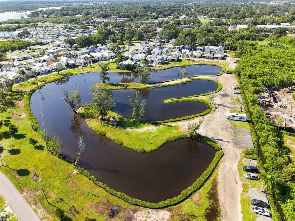 Image 38 of property listing at 10 PLAZA STREET E, Bradenton, FL 34208