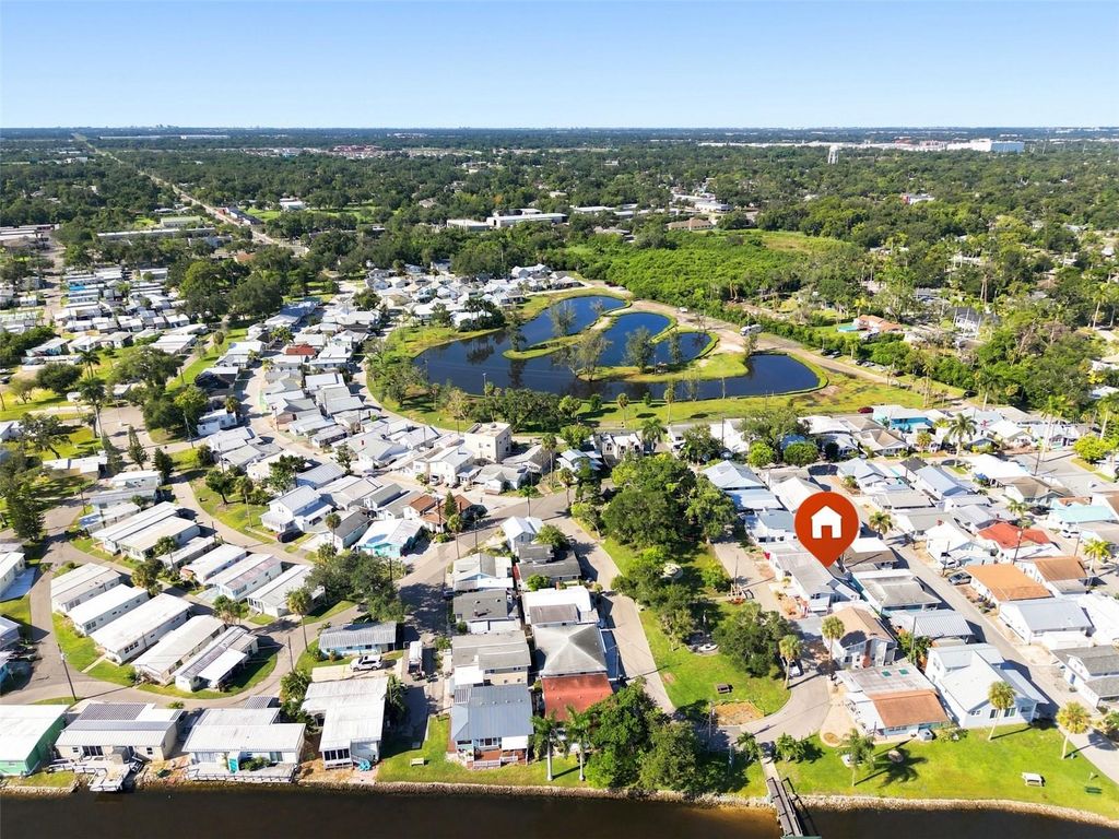 Image 46 of property listing at 10 PLAZA STREET E, Bradenton, FL 34208