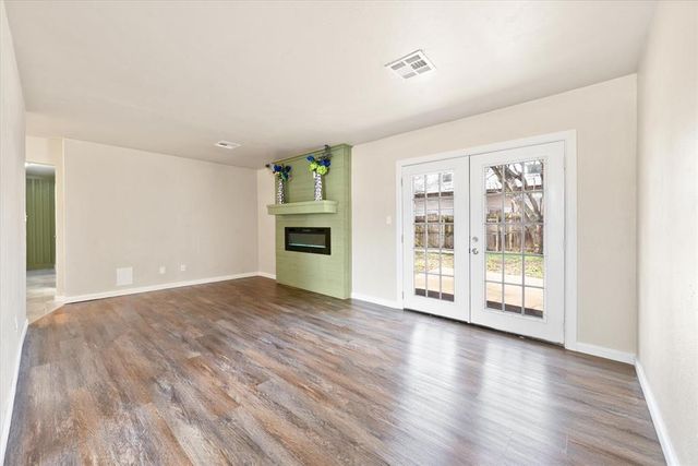 1223 E Vilas Avenue, Guthrie, OK 73044