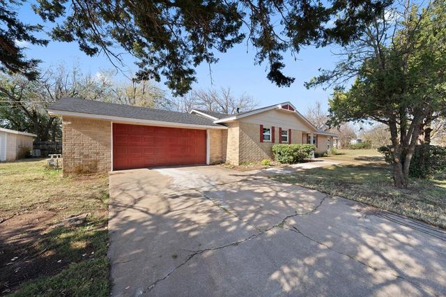 1223 E Vilas Avenue, Guthrie, OK 73044