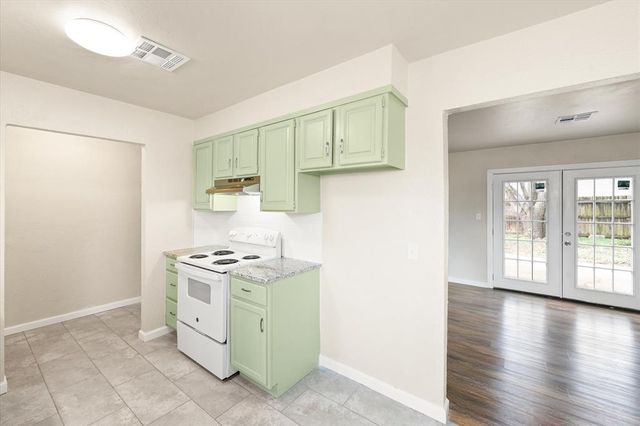 1223 E Vilas Avenue, Guthrie, OK 73044