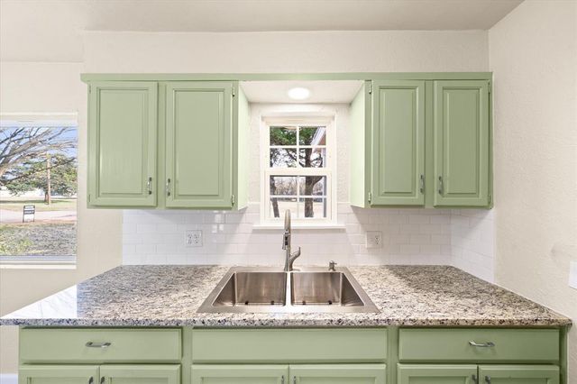 1223 E Vilas Avenue, Guthrie, OK 73044