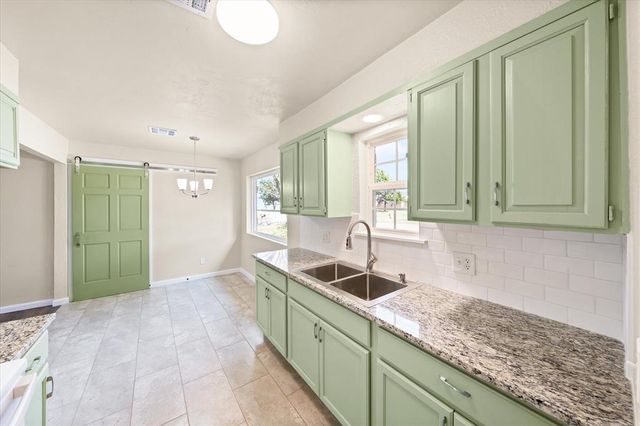 1223 E Vilas Avenue, Guthrie, OK 73044