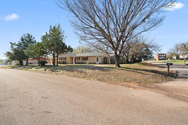 1223 E Vilas Avenue, Guthrie, OK 73044