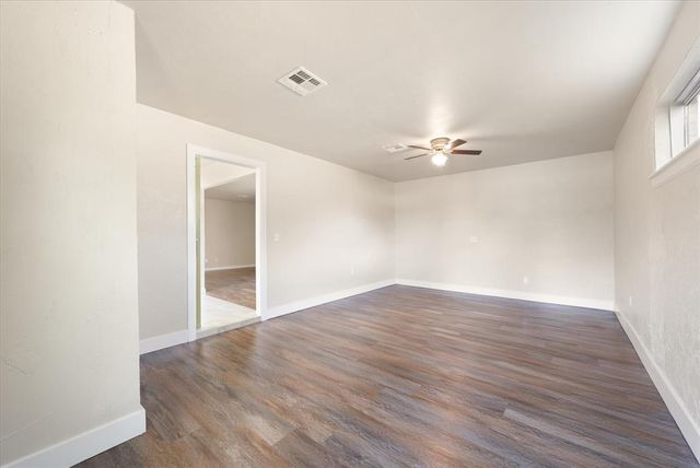 1223 E Vilas Avenue, Guthrie, OK 73044