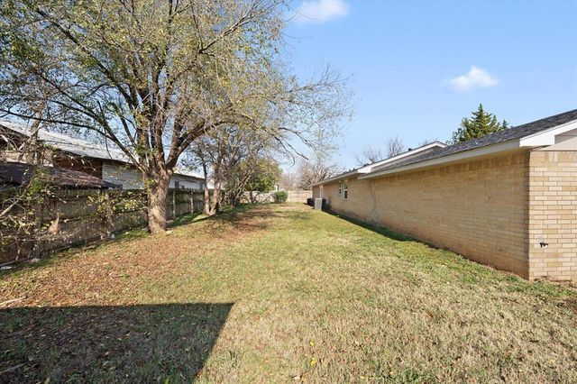 1223 E Vilas Avenue, Guthrie, OK 73044