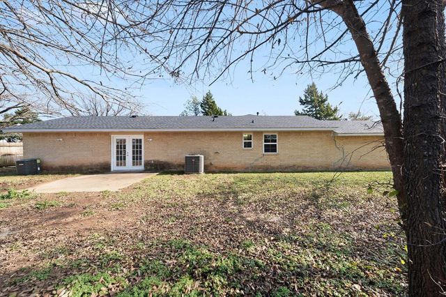 1223 E Vilas Avenue, Guthrie, OK 73044