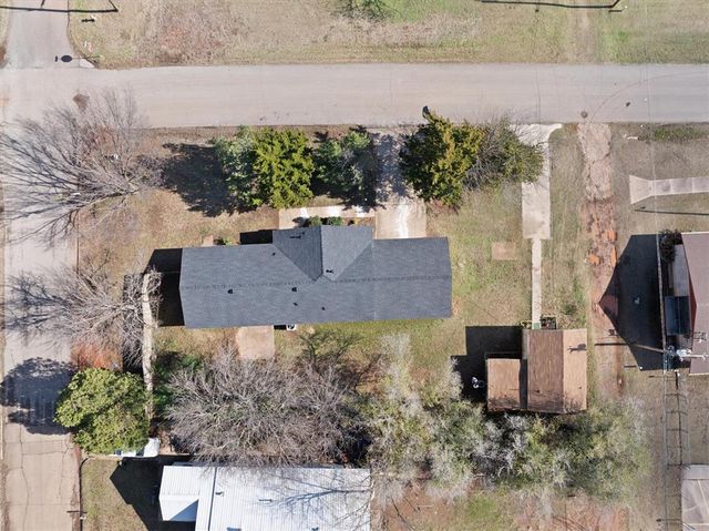 1223 E Vilas Avenue, Guthrie, OK 73044