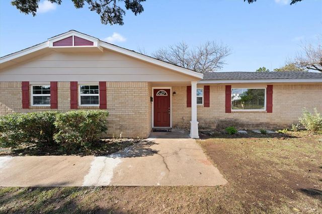 1223 E Vilas Avenue, Guthrie, OK 73044