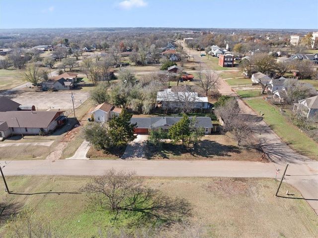 1223 E Vilas Avenue, Guthrie, OK 73044